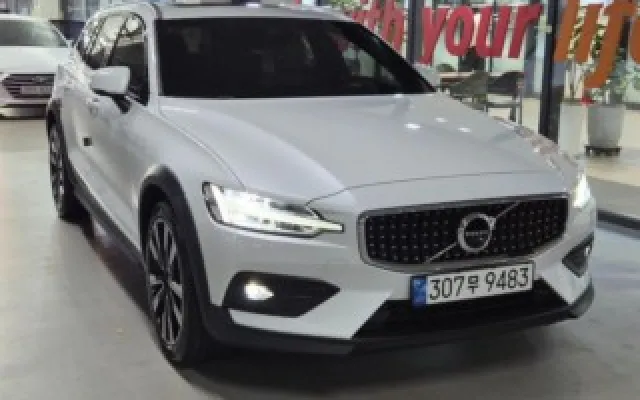 V60 크로스 컨트리 2세대 2.0 B5 프로 AWD 볼보 2022/07 26,021km